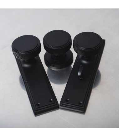 Miller Knurled Knob on Backplate - Latch - 205 x 52mm - Matt Black .....4